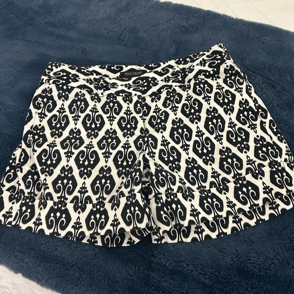White House Black Market Black and White Scroll Print Shorts